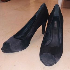 AREZZO BASIC BLACK HEELS SATIN PEEP TOED